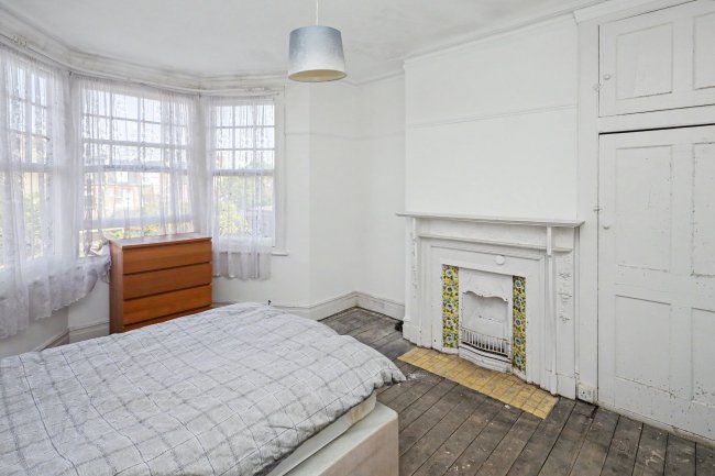 15 Netherfield Road, London N12 8DP 30