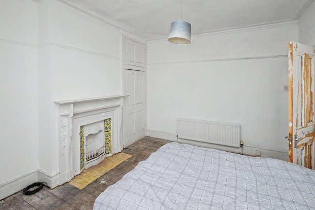 15 Netherfield Road, London N12 8DP 30