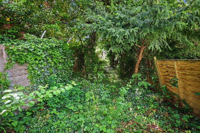 15 Netherfield Road, London N12 8DP 30