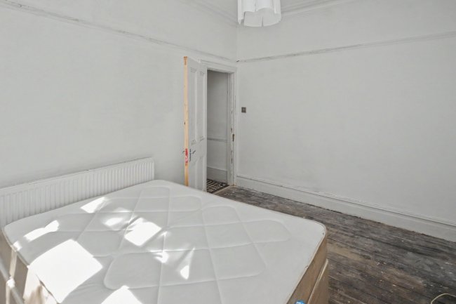 15 Netherfield Road, London N12 8DP 30
