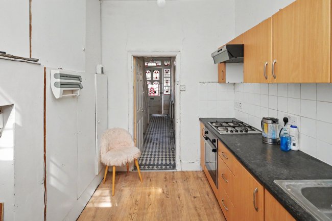 15 Netherfield Road, London N12 8DP 30