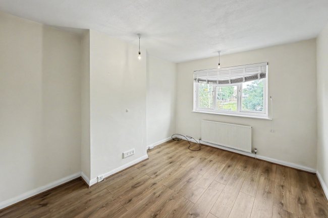 18 Broadoak Avenue, Enfield, EN3 6TS 1