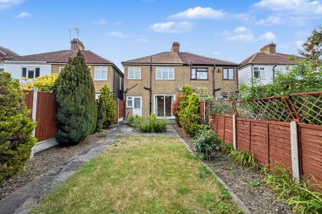 18 Broadoak Avenue, Enfield, EN3 6TS 1