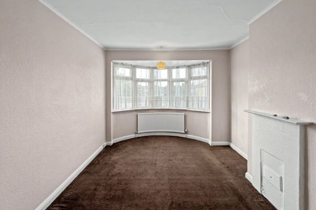 18 Broadoak Avenue, Enfield, EN3 6TS 1