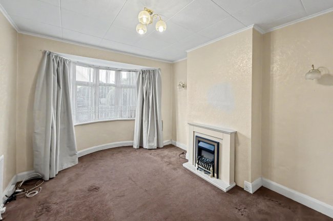 18 Broadoak Avenue, Enfield, EN3 6TS 1