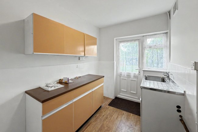 18 Broadoak Avenue, Enfield, EN3 6TS 1