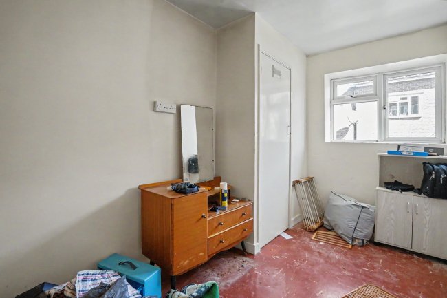 Flat 8 Furze Court, Ashburton Road, Addiscombe, South Croydon, CR0 6AP 2