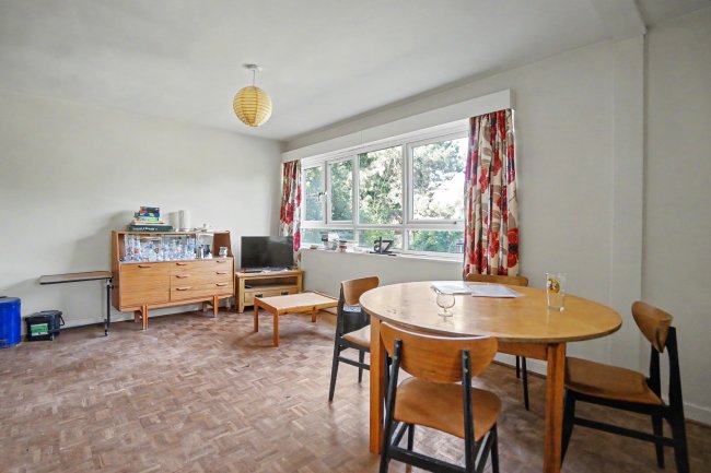 Flat 8 Furze Court, Ashburton Road, Addiscombe, South Croydon, CR0 6AP 2