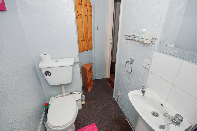 Flat 5, 5 Kirkley Cliff, Lowestoft, Suffolk, NR33 0BY 10
