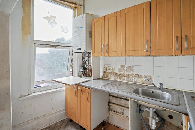 First Floor Flat, 192 Queens Road, Peckham, London SE15 2HP 3