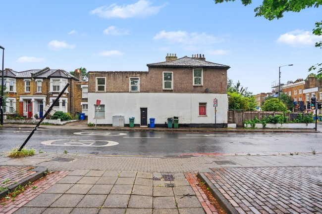 First Floor Flat, 192 Queens Road, Peckham, London SE15 2HP 3