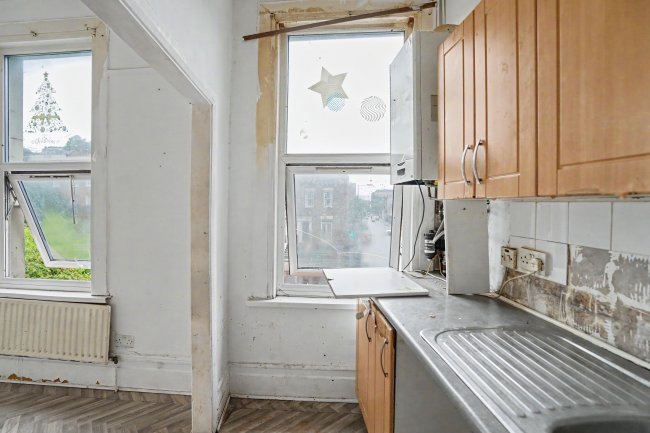 First Floor Flat, 192 Queens Road, Peckham, London SE15 2HP 3