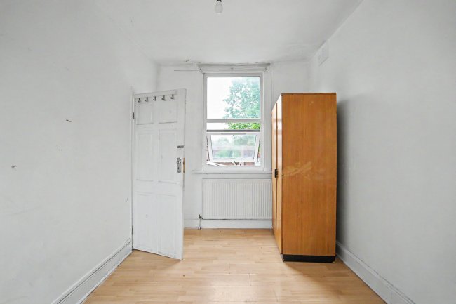 First Floor Flat, 192 Queens Road, Peckham, London SE15 2HP 3