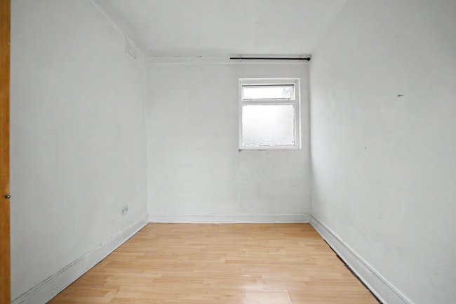 First Floor Flat, 192 Queens Road, Peckham, London SE15 2HP 3