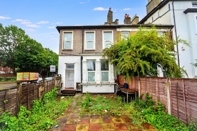 First Floor Flat, 192 Queens Road, Peckham, London SE15 2HP 3