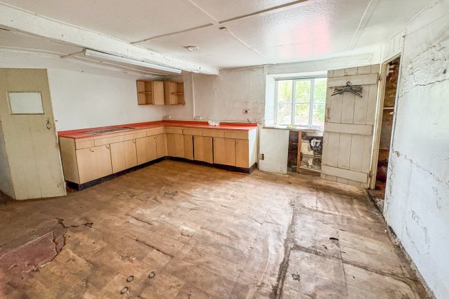 Westend Farm, Westend, Martock, Somerset, TA12 6AY 6