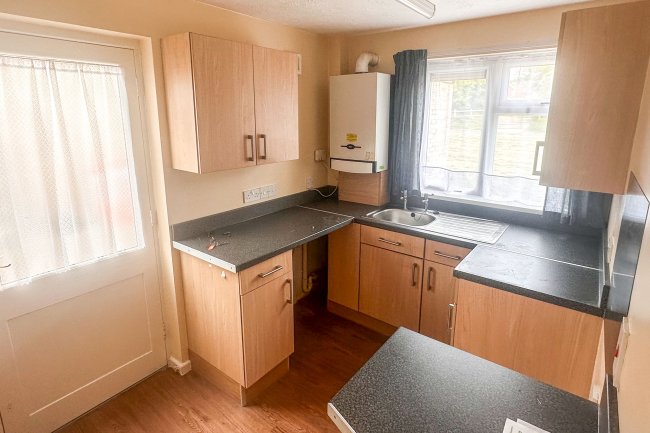 Flat 120 Greenway Lane, Chippenham, Wiltshire, SN15 1AQ 3