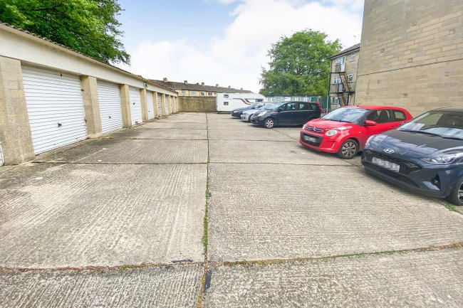 Flat 8 Winters Court, Corsham, Wiltshire, SN13 0EL 3