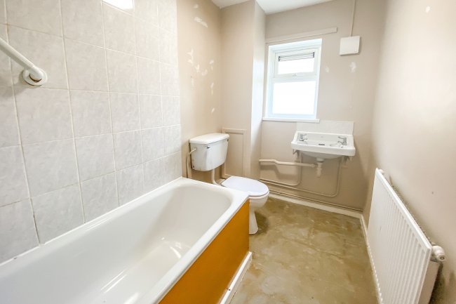Flat 8 Winters Court, Corsham, Wiltshire, SN13 0EL 3