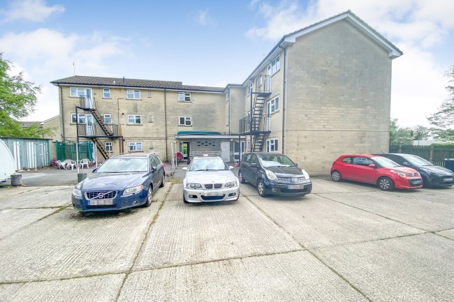 Flat 8 Winters Court, Corsham, Wiltshire, SN13 0EL 3