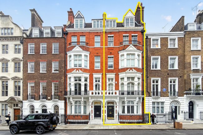 30 Queen Anne Street, London W1G 8HX 1
