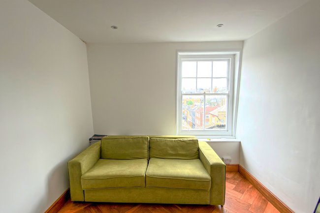 30 Queen Anne Street, London W1G 8HX 1