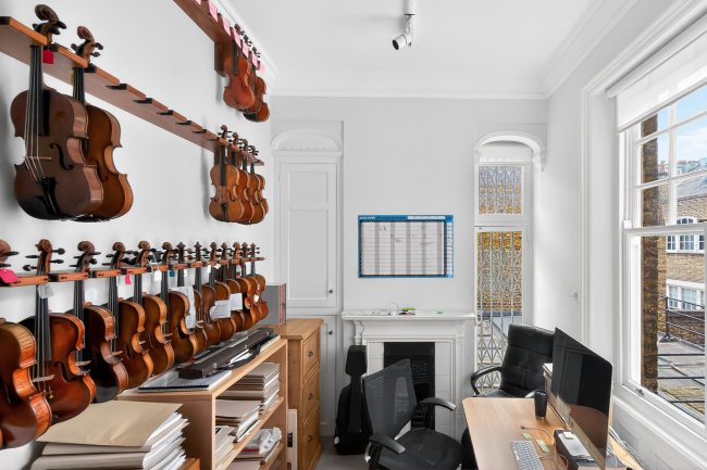 30 Queen Anne Street, London W1G 8HX 1