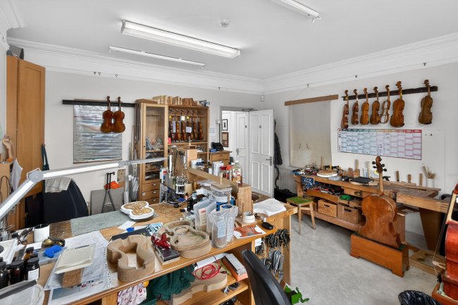 30 Queen Anne Street, London W1G 8HX 1
