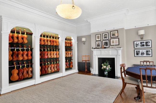 30 Queen Anne Street, London W1G 8HX 1