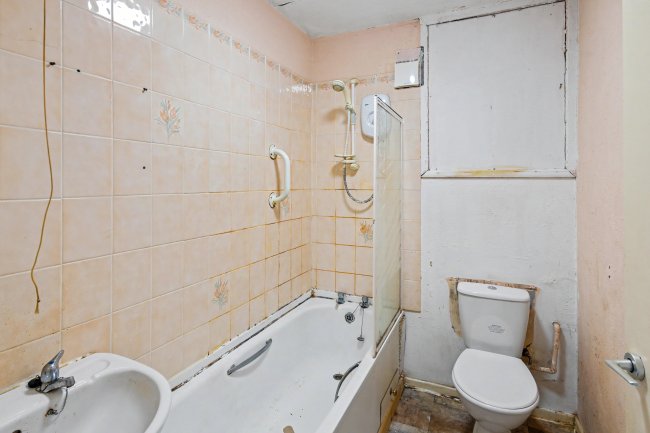 Flats A, B & C, 37 Diamond Street, Saltburn-by-the-Sea, North Yorkshire, TS12 1EB 1