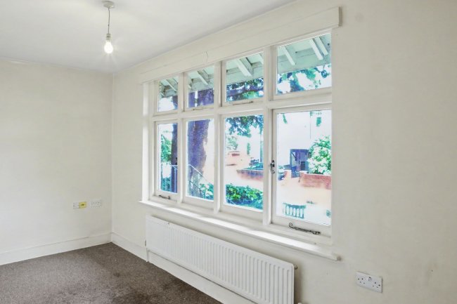 Scott Lodge, 5 Brent Road, Brentford, TW8 8BP 3