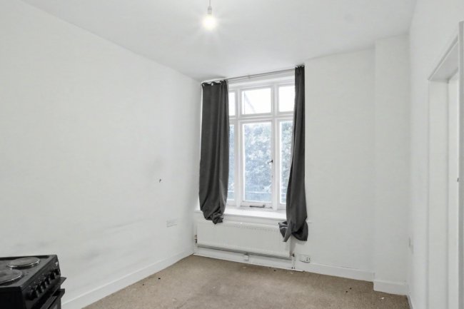 Scott Lodge, 5 Brent Road, Brentford, TW8 8BP 3