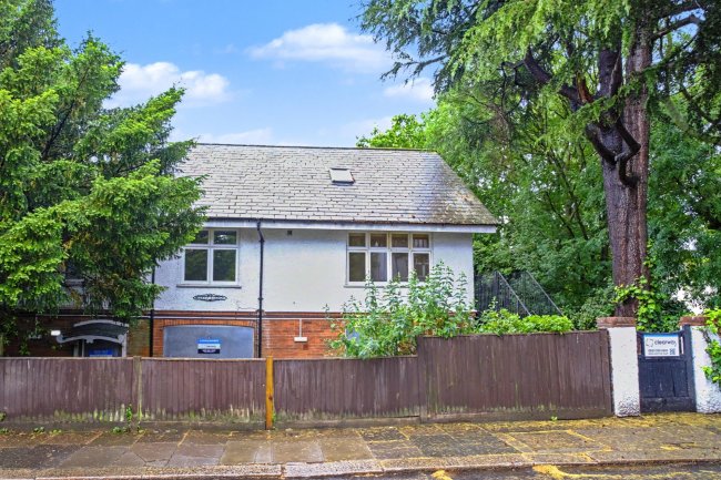 Scott Lodge, 5 Brent Road, Brentford, TW8 8BP 3