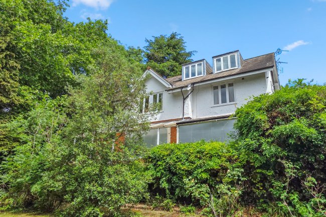 Scott Lodge, 5 Brent Road, Brentford, TW8 8BP 3