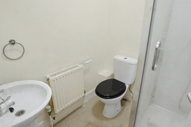 Scott Lodge, 5 Brent Road, Brentford, TW8 8BP 3
