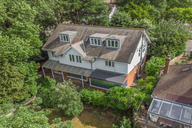 Scott Lodge, 5 Brent Road, Brentford, TW8 8BP 3