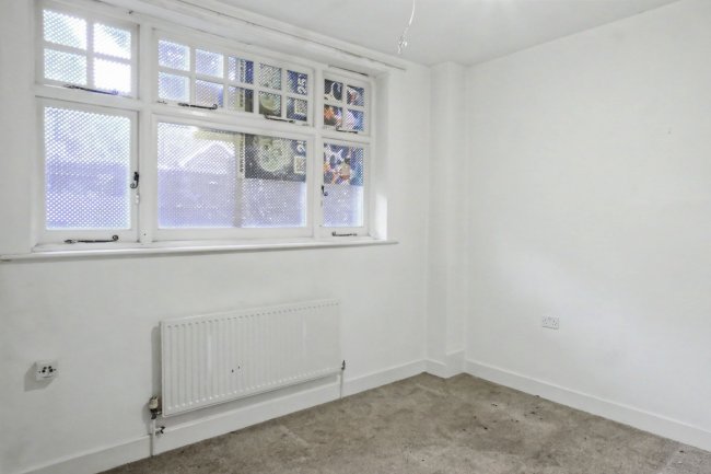 Scott Lodge, 5 Brent Road, Brentford, TW8 8BP 3