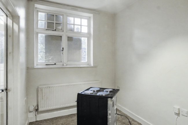 Scott Lodge, 5 Brent Road, Brentford, TW8 8BP 3