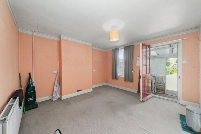 38 Myrtle Road, Dartford, Kent DA1 2RJ 10