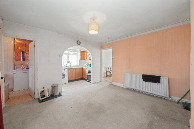 38 Myrtle Road, Dartford, Kent DA1 2RJ 10