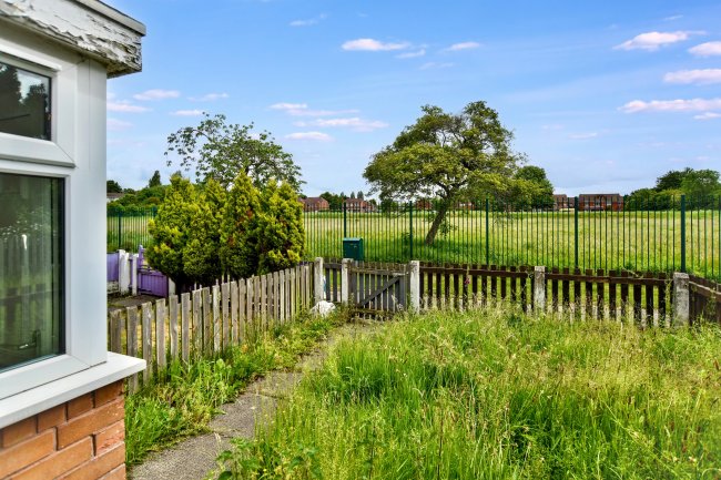 69 Chepstow Road, Bloxwich, Walsall, West Midlands, WS3 2ND 2