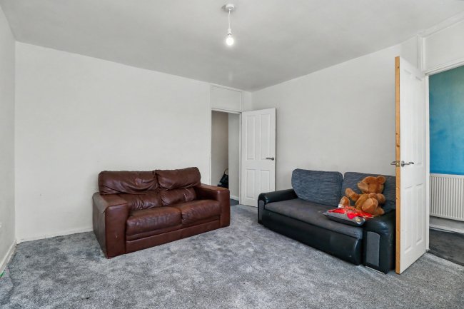 69 Chepstow Road, Bloxwich, Walsall, West Midlands, WS3 2ND 2