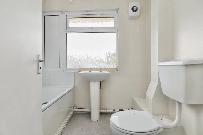 69 Chepstow Road, Bloxwich, Walsall, West Midlands, WS3 2ND 2