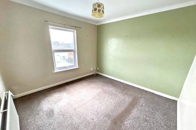 6 Rostrevor Court, 96 Sandown Road, Sandown PO36 9JX 7