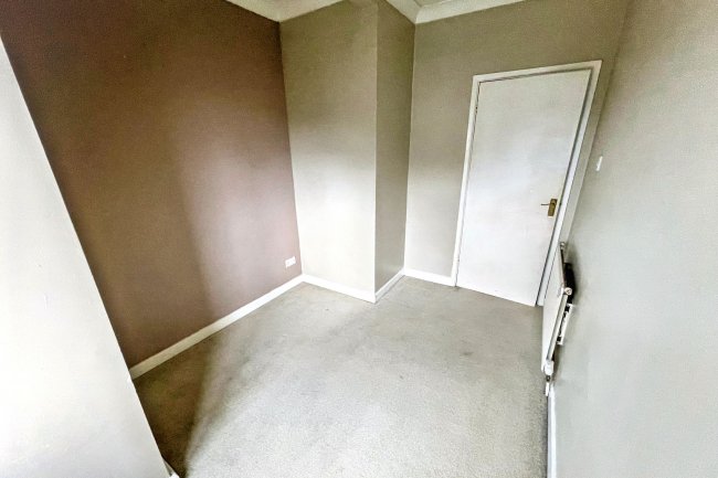 6 Rostrevor Court, 96 Sandown Road, Sandown PO36 9JX 7