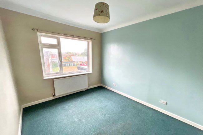 6 Rostrevor Court, 96 Sandown Road, Sandown PO36 9JX 7