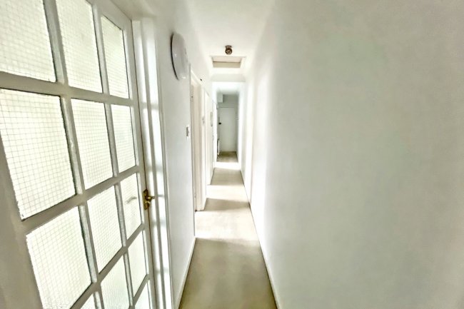 6 Rostrevor Court, 96 Sandown Road, Sandown PO36 9JX 7