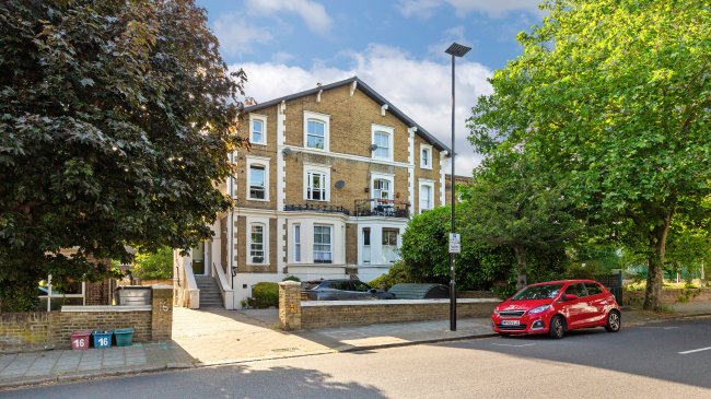 Flat 5, 16 The Grove, Isleworth, TW7 4JZ 9