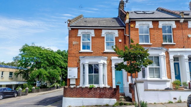 Flat B, 30 Legard Road, Highbury, London, N5 1DE 3