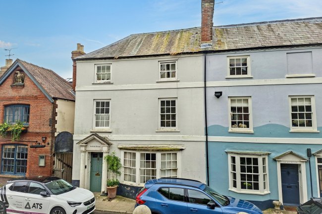 Garrick House, 43 Tarrant Street, Arundel, BN18 9DJ 5